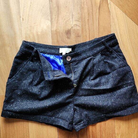 Elegant Black Speckled High Waist Shorts- Women's Size 6 - Picture 1 of 5